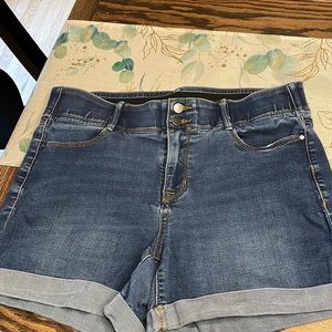 Apt. 9 Jean shorts, size 14.